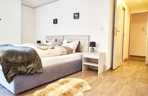 Darligen House | Tripple Room with Bathroom.