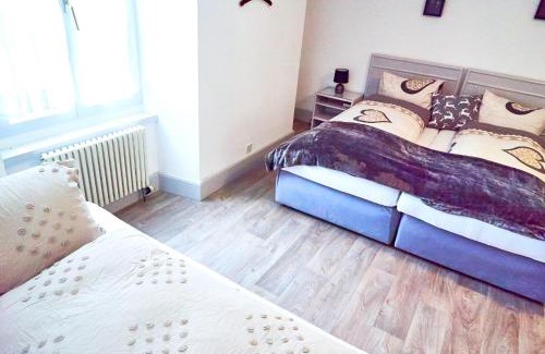 Darligen House | Tripple Room with Bathroom.