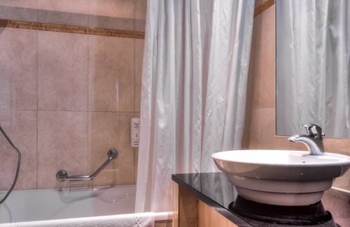 La Louviere Hotel | Tristar