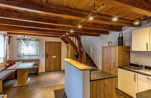 Drasenhofen House | Troadkostn