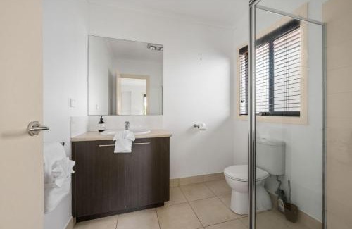 Bright House | Trois Velos