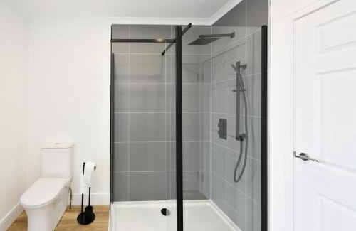 Troon Apartment | Troon Portland Apt B
