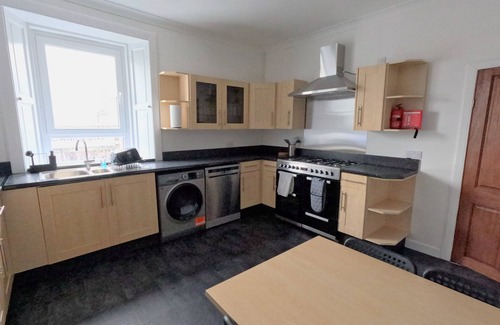 Troon Apartment | Troon town centre apartment. Great for golf, beach, coastal walks and much more.