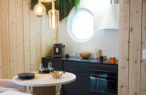 20th Arrondissement Apartment | Tropic Bloom Spa & Cinéman10 mn from Paris
