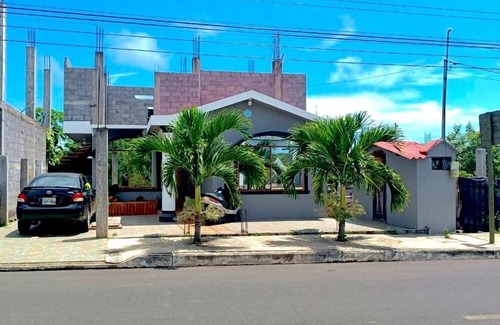 Puerto Baquerizo Moreno Apartment | "Tropical Paradise, Galapagos"