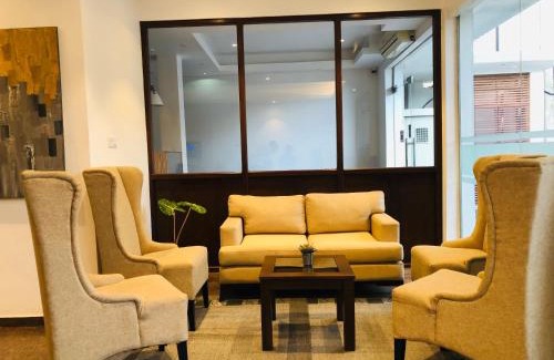 Mount Lavinia Hotel | Tropic Inn - Mount Lavinia