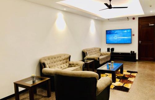 Mount Lavinia Hotel | Tropic Inn - Mount Lavinia