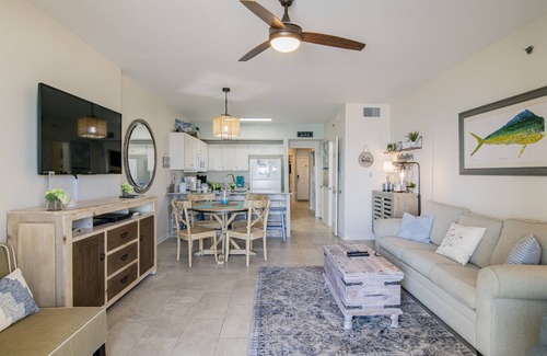 Ono Island Condo | Tropic Isles 602 "Sea La Vie" Newly Renovated Condo.Walk to the Hangout!