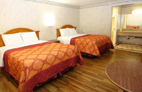 Garden Grove Hotel | Tropic Lodge