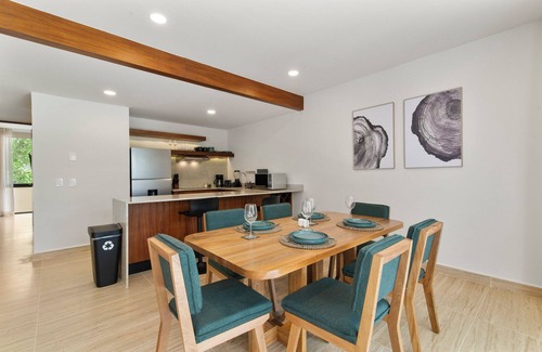 Playa Paraiso Apartment | Tropical 2 Bedroom | Private Balcony & Rooftop | Casago