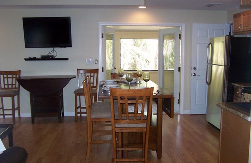 Sarasota House | TROPICAL 2 BEDROOM "TREE HOUSE" UNIT "B" ON EQUINE RANCH