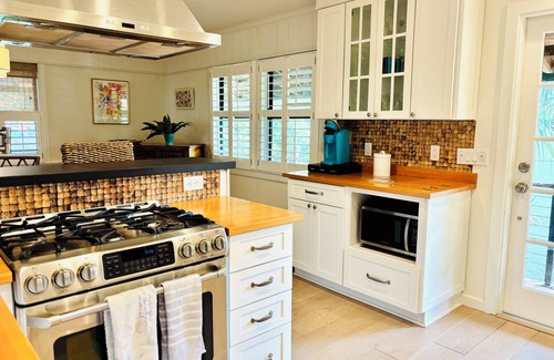 Rocky Point Apartment | Tropical 2BR Oasis w/Pool/Kayaks/Bikes/Grill