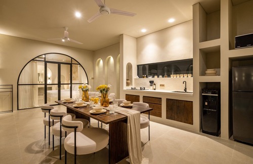 Batu Bolong Villa | Tropical 3BR Villa in Canggu