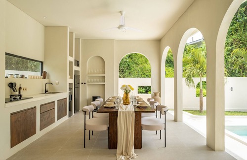 Batu Bolong Villa | Tropical 3BR Villa in Canggu