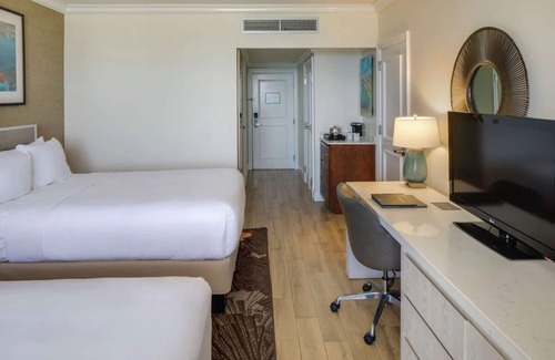 Garrison Historic Area Hotel | Tropical Ambiance in 3 Suites w/Stunning Bay Views in Beachfront Resort