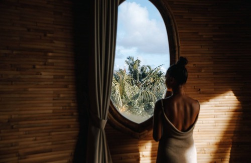 Babakan Villa | Tropical Bali Bamboo Villa - 7 Minutes from Canggu