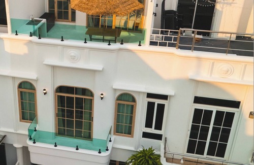 North Pattaya Villa | Tropical Beach House Seaview & Private Rooftop (200m Wongamat Beach)