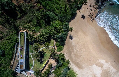Devinuwara Villa | Tropical Beach House With Direct Beach Access
