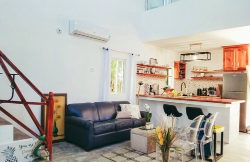 Treasure Beach Cottage | Tropical Beach Loft w/King Bed + Sea/Mountain Views!