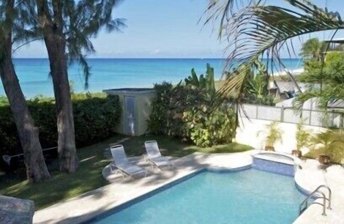 Brighton Apartment | Tropical beach life