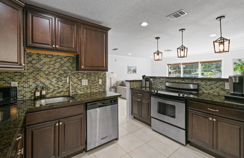 Echo Lake House | Tropical Beach & Lakefront Home w/Pool