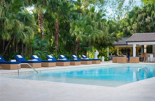 Punta Cana Apartment | Tropical Beachfront Getaway! Pool, Pets Allowed, Shuttle & Breakfast Included!