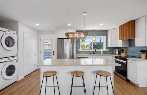 Coconut Grove House | Tropical Bliss in Kailua