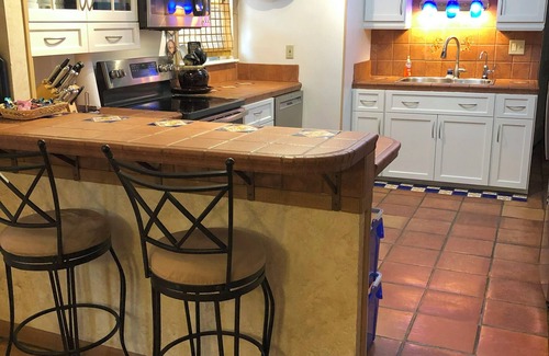 Vero Beach House | Tropical Breeze 🌞Heat Pool ✅Wifi ✅Fenced ✅Boat/RV Park ✅Kayak Bikes ✅Near Beach