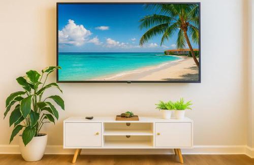 Iona House | Tropical Breeze Retreat