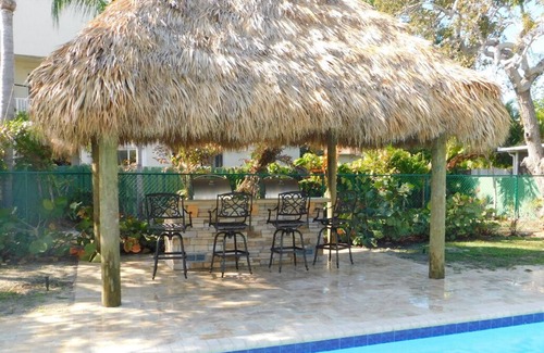 Royal Poinciana House | Tropical Breeze S 6 Guests-Heated Pool-Golf-Beach