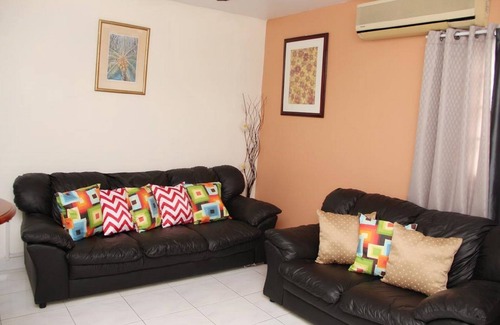 Eastwood Park House | Tropical Breeze Suite