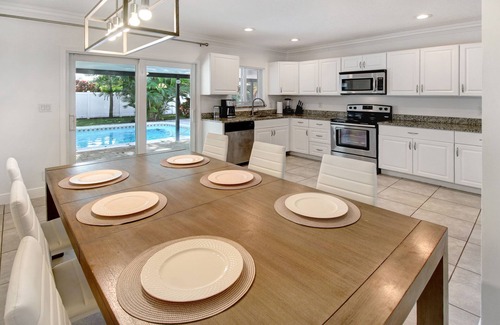 Delray Beach House | Tropical Delray Beach Villa with Heated Pool