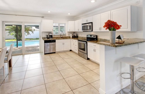 Delray Beach House | Tropical Delray Beach Villa with Heated Pool