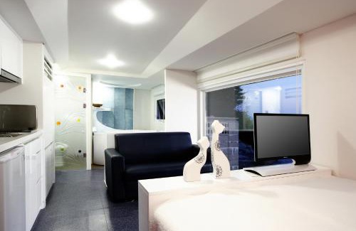Irun-myeon House | Tropical Dream Spa Caravan