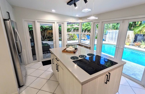 North Palm Beach House | Tropical Escape 3-bedroom house in North Palm Beach with Saltwater Pool