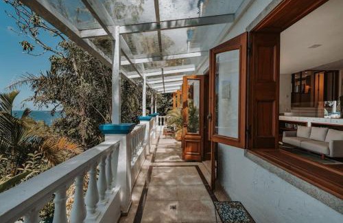 Sao Conrado Villa | Tropical Escape Next to Leblon (Villa Elis Regina)