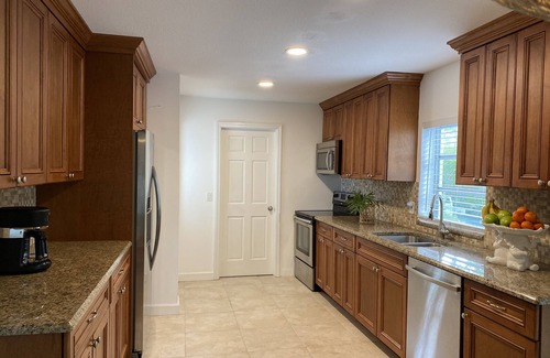 Florida North Atlantic Coast House | Tropical Getaway 4 miles from Beach