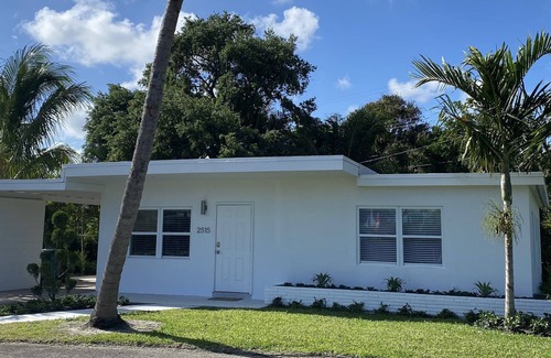 Florida North Atlantic Coast House | Tropical Getaway 4 miles from Beach