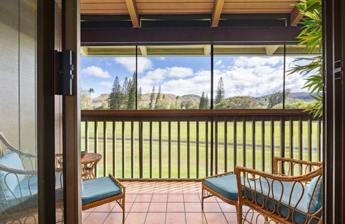 Kahuku House | Tropical Getaway perfect for families, near beach, free wifi