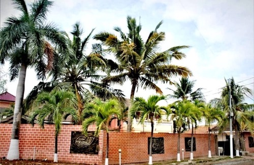 Teshie House | Tropical Ghana House