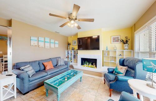 Bayshore Gardens House | Tropical Haven Retreat