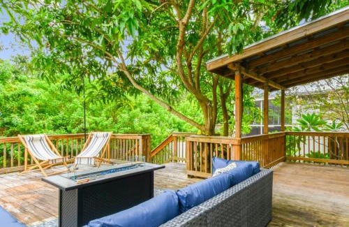 Port Tampa City House | Tropical Haven with Hot Tub, Deck, Near Beach