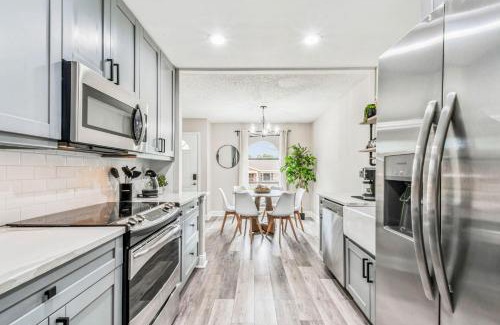 Port Tampa City House | Tropical Haven with Hot Tub, Deck, Near Beach