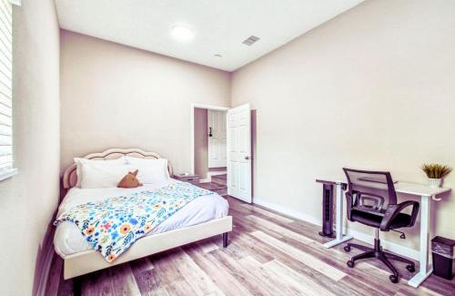 Port Tampa City House | Tropical Haven with Hot Tub, Deck, Near Beach