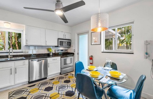 Middle River Terrace House | Tropical Heated Pool+Hot Tub! 1 Mile To Beach!