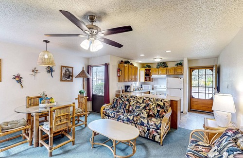 Nawiliwili Condo | Tropical hideaway with easy beach access, alfresco patio, pool & tennis