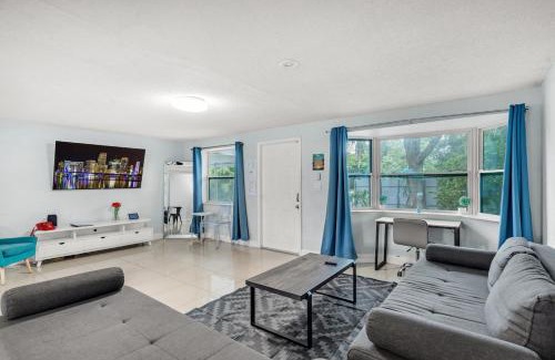 Fort Lauderdale House | Tropical House 3 Bedrooms with Pool Oakland Park