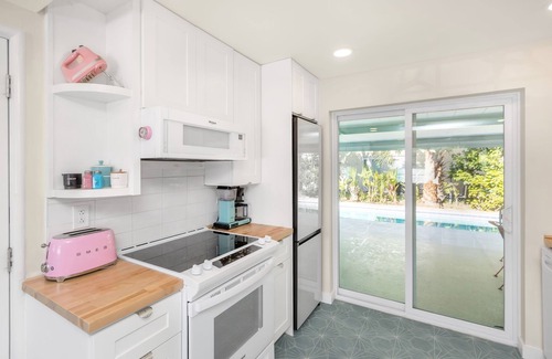 Redington Shores House | Tropical house at the beach, on a barrier island!