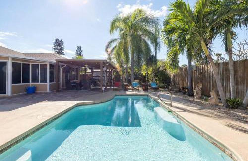 Fowlers House | Tropical Island Escape Near Disney, Beach, Cruise