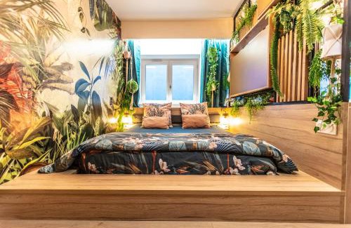 1st Arrondissement Apartment | Tropical Jacuzzi Oasis - Terreaux